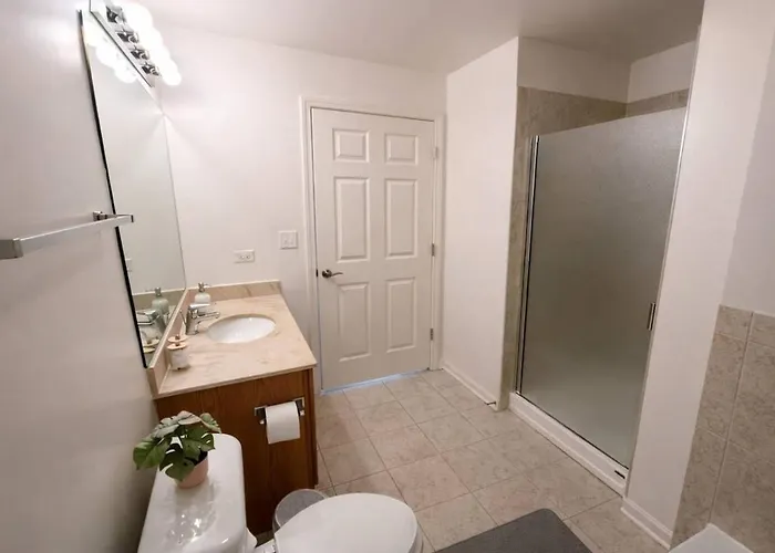 Modern 2br Skyline - 5 Min To Grant Park Apartamento